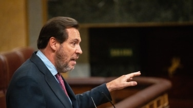 Puente invita al PP de Madrid a viajar en Metro para conocer "lo que es hacinamiento e inseguridad"