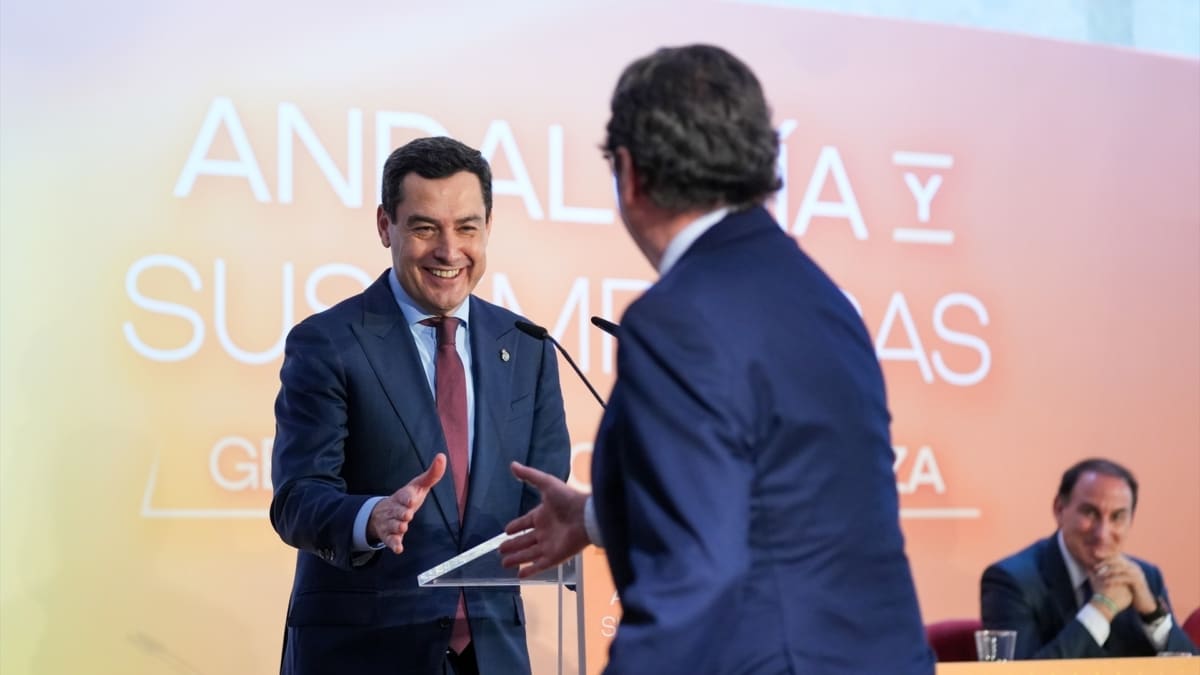 Moreno pide a los empresarios implicarse en la reconstrucción para sostener la "fortaleza" andaluza