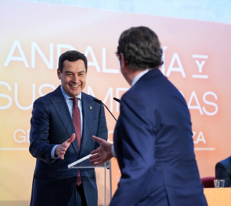 Moreno pide a los empresarios implicarse en la reconstrucción para sostener la "fortaleza" andaluza