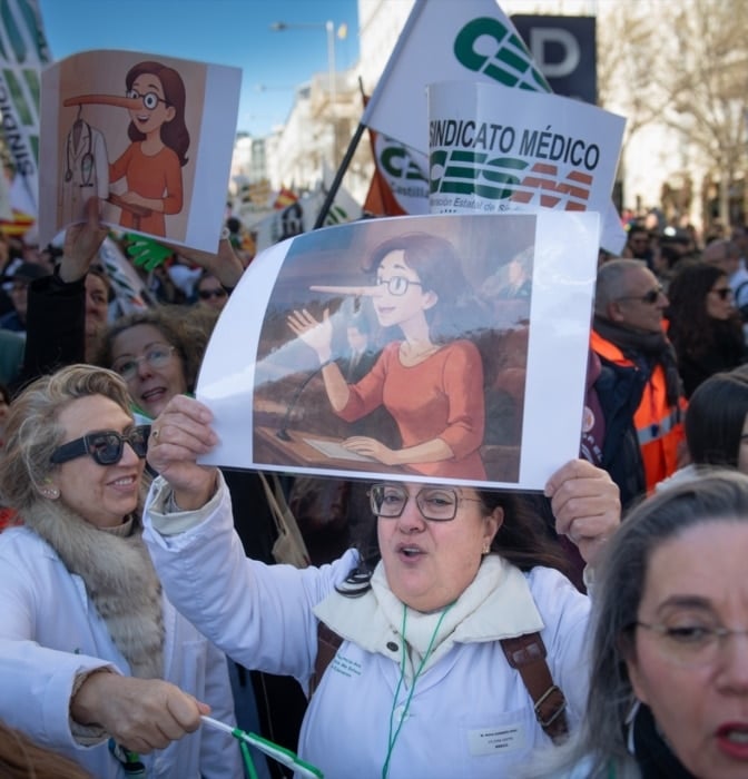 "Mónica García, dimisión": miles de médicos vuelven a salir a la calle [...]