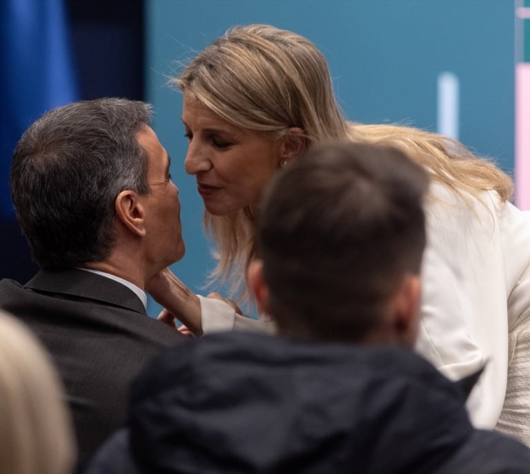 Yolanda Díaz, en la firma del SMI: "Hay un runrún entre los funcionarios: '¡Oh, viene el presidente del Gobierno al ministerio!"