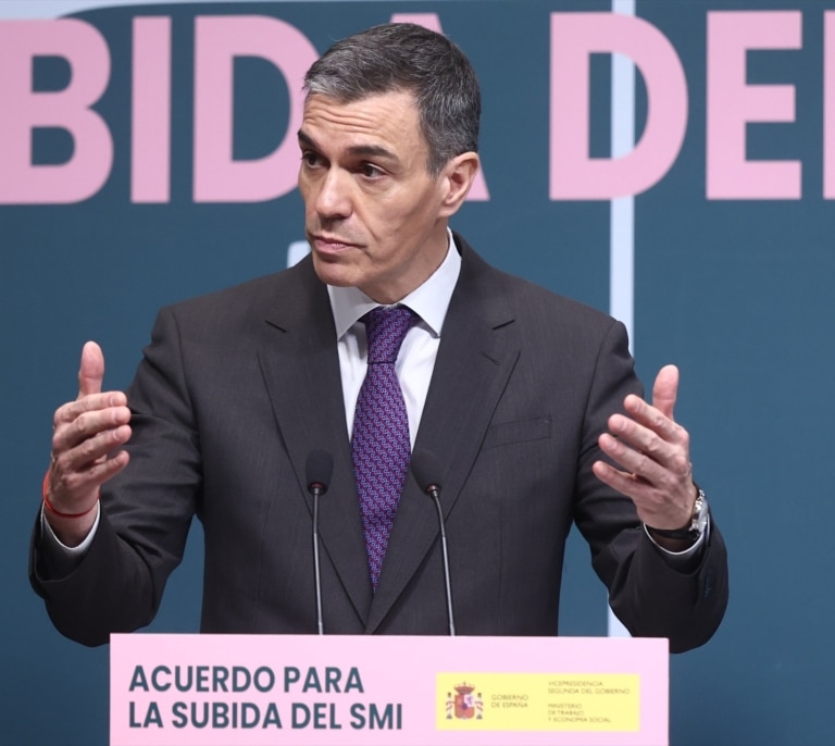 Pedro Sánchez alega ser víctima de una campaña de "deshumanización" y recurre el archivo de la causa por la lona de Hazte Oír