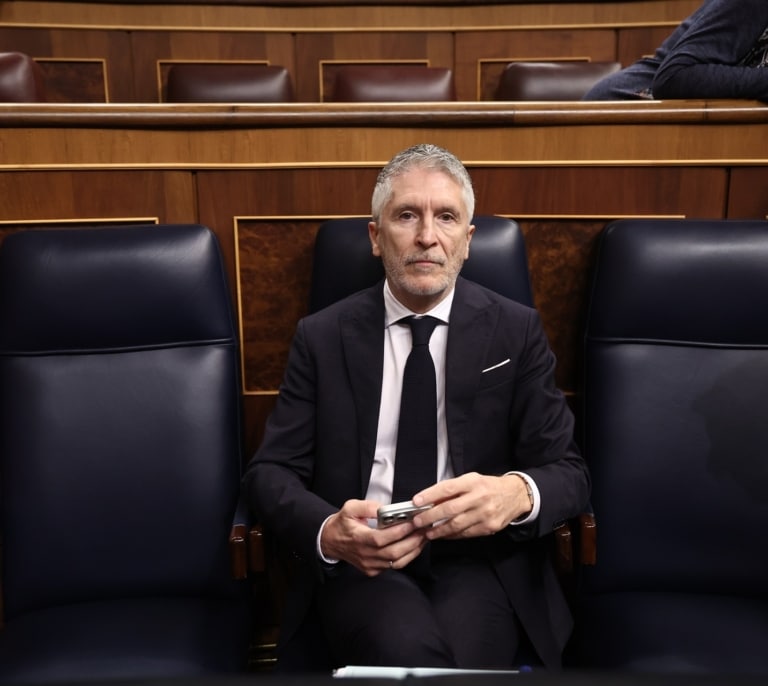 Marlaska se escuda en los sindicatos para justificar que el Gobierno "no sabía nada” de la denuncia de agresión sexual del DAO