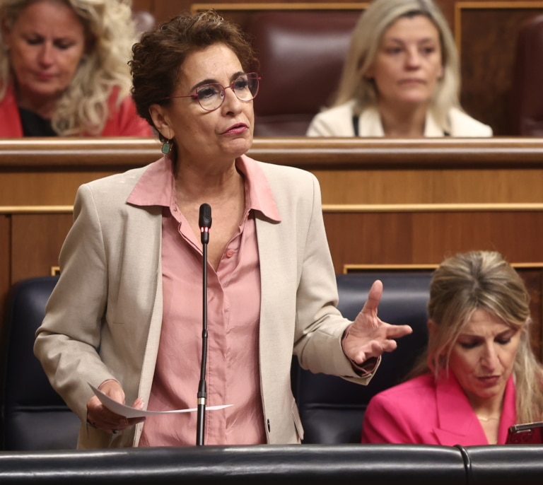 Montero responde con "doble moral" del PP ante su petición de dimisión de Marlaska por el "encubrimiento" del dos de la Policía