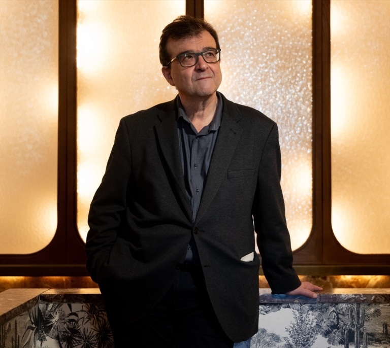 Javier Cercas: “El bulo de que el rey montó el golpe lo creó la ultraderecha y hoy lo sostienen la ultraizquierda y los secesionistas”