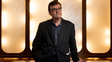 Javier Cercas: “El bulo de que el rey montó el golpe lo creó la ultraderecha y hoy lo sostienen la ultraizquierda y los secesionistas”