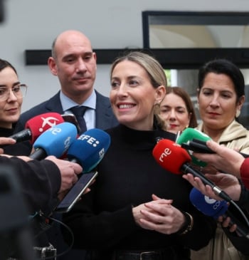 El PSOE cierra por completo la puerta a la abstención que persigue [...]