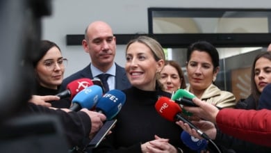 El PSOE cierra por completo la puerta a la abstención que persigue Guardiola: "Ni muertos se la damos"