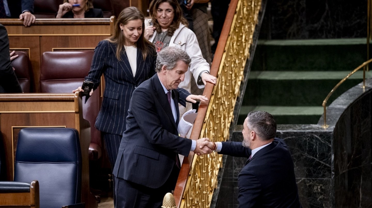 El PP adelantó a Vox el texto con sus ejes para un acercamiento mucho antes del  estallido de Abascal