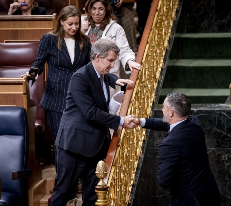 El PP adelantó a Vox el texto con sus ejes para un acercamiento mucho antes del  estallido de Abascal