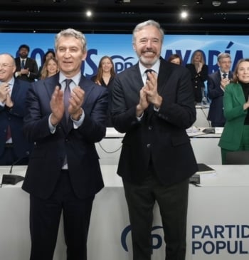 Feijóo exige "responsabilidad" a Abascal y no confunda "ser terceros con ser [...]