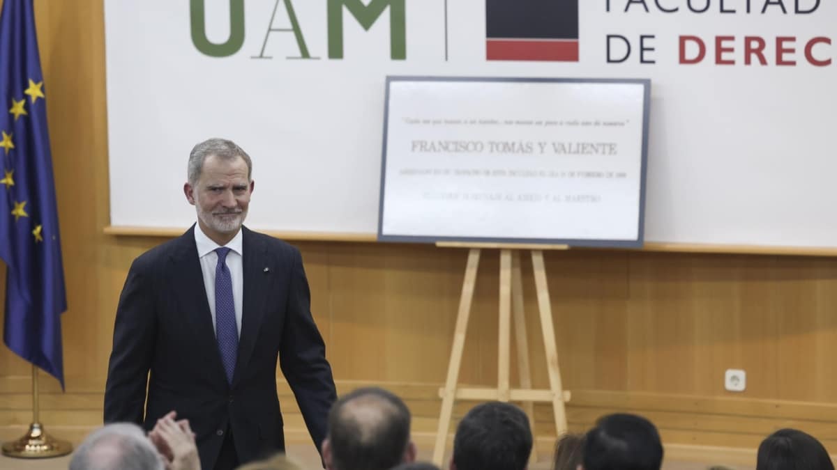 El rey Felipe VI, durante el homenaje al expresidente de Tribunal Constitucional Francisco Tomás y Valiente en la facultad de Derecho de la Universidad Autónoma de Madrid.