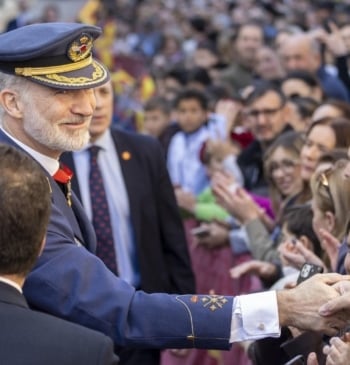 Las mejores imágenes del rey en Huelva durante el homenaje al Plus [...]