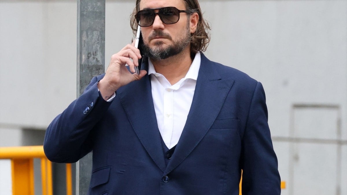 Francisco de Borbón abandona la Audiencia Nacional tras su puesta en libertad con medidas cautelares, a 04 de febrero de 2026, en Madrid