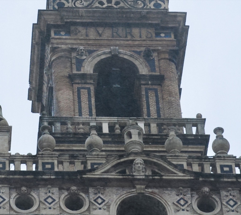 Ni la Giralda ni la Alhambra se libran de las garras de la borrasca Leonardo