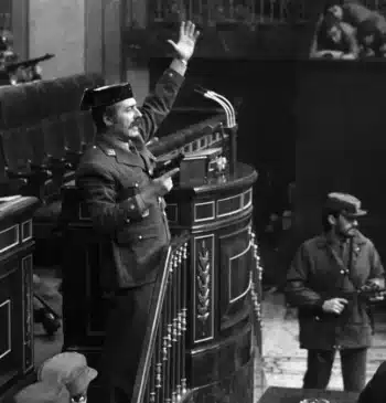 Uno de los jefes de los servicios secretos pudo participar en la [...]