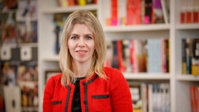 Greta Alonso, la misteriosa autora de novela negra da la cara: “Desde niña he fabulado con crímenes”