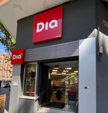 Lidl y Dia pisan el acelerador en clientes mientras Mercadona conserva el [...]