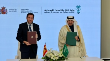 Puente firma la continuidad de Renfe en el 'AVE a La Meca' hasta 2038 y la compra de 20 trenes a Talgo