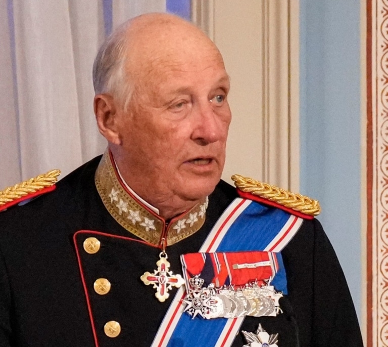 Las vacaciones de Harald de Noruega en Tenerife acaban en el hospital: "Cuando una persona de casi 90 años es ingresada con una infección es algo serio"