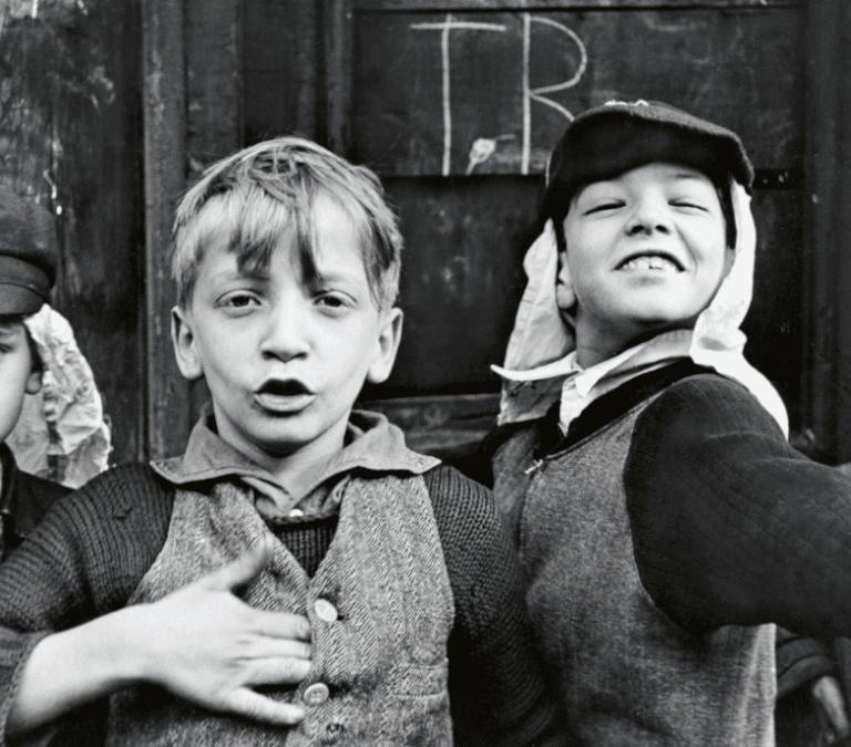 Helen Levitt, una Hopper con Leica por las calles de Nueva York