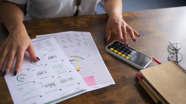 Precio de la luz hoy, 3 de febrero de 2026: ¿cómo afectan los picos de consumo a la factura?