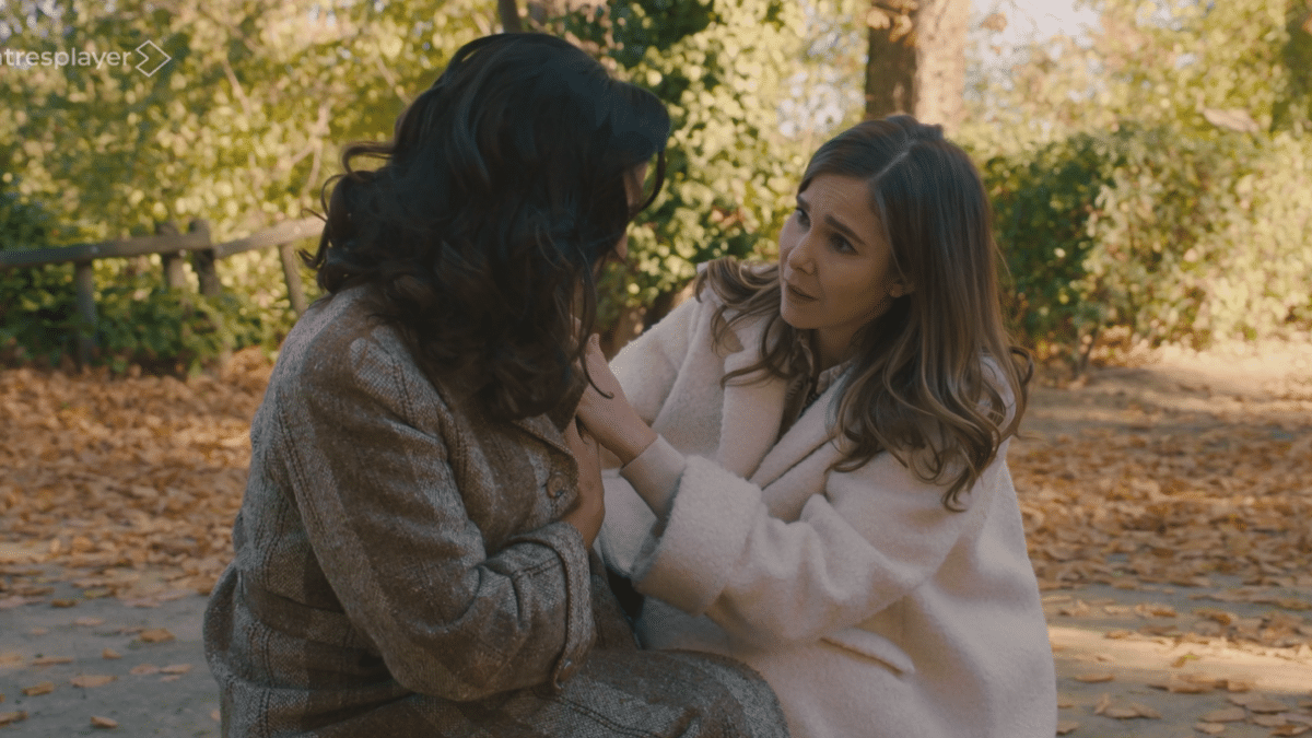 Begoña conoce a Beatriz sin saber quién es realmente