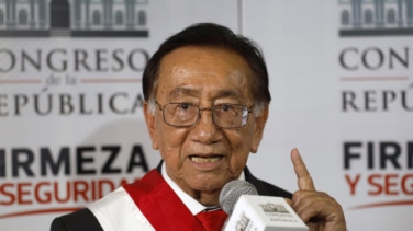 Balcázar asume la presidencia interina de Perú con la promesa de una transición electoral “pacífica y transparente”