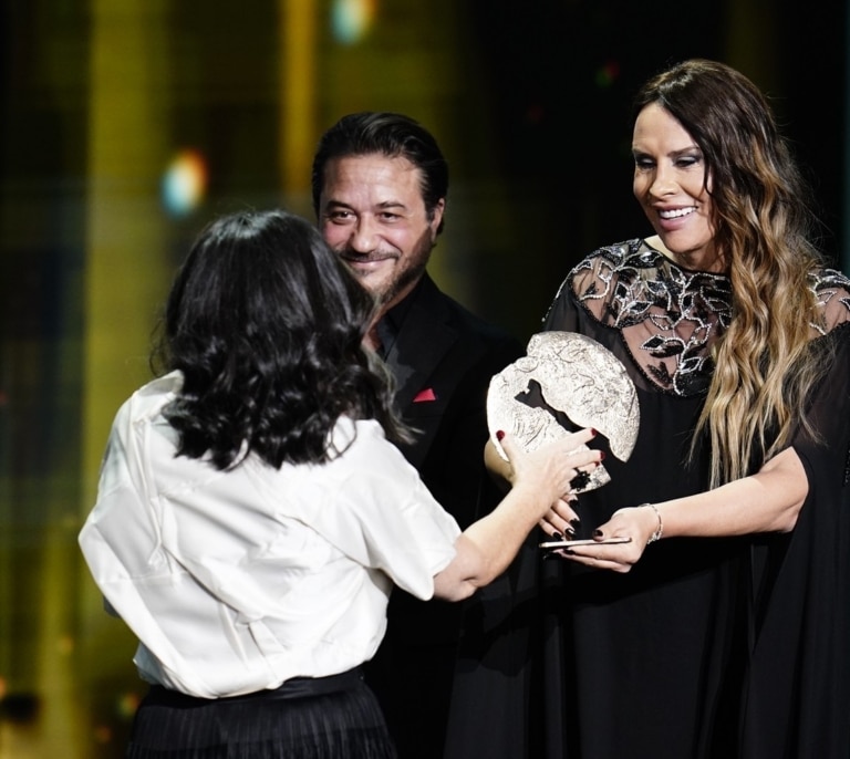 La Academia 'perdona' a Karla Sofía Gascón y entregará un Goya en Barcelona