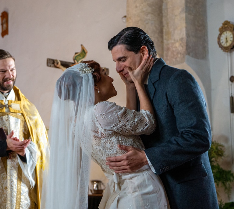 La Promesa, avance semanal del 16 al 20 de febrero: Toño y Enora se casan, y María Fernández y Carlo anuncian su embarazo