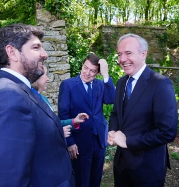 Azcón y Mañueco, daños colaterales de la entrada de Génova en la [...]