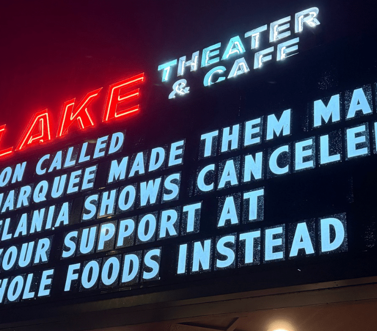 La rabieta de Amazon con un cine independiente de Oregón que se rió de 'Melania': "Para derrotar a tu enemigo debes conocerlo"