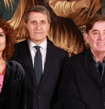 Luis García Montero defiende la "sonrisa política" y el "acento andaluz" de [...]