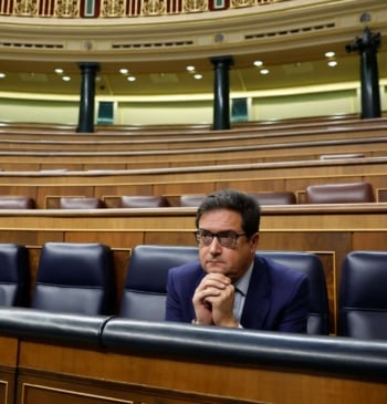 López mete al PSOE en un "charco innecesario"