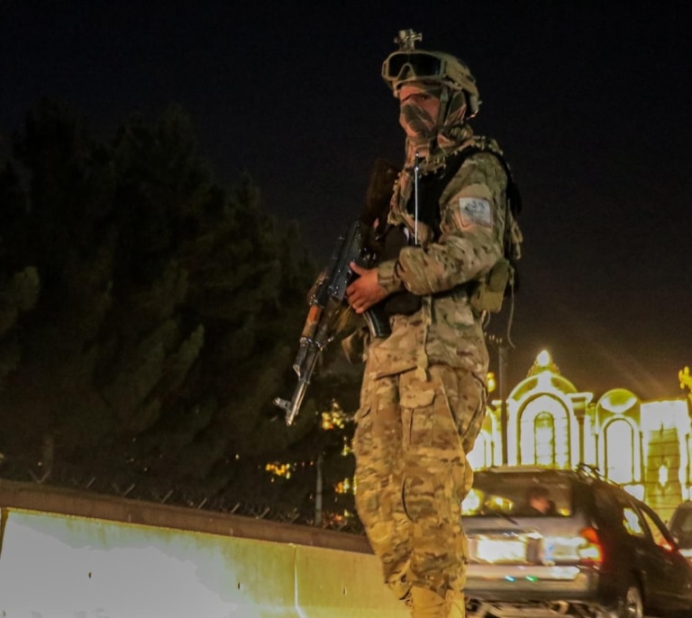 Pakistán bombardea Kabul y declara "guerra abierta" contra el régimen talibán