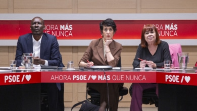 El PSOE rechazaba las "regularizaciones generalizadas", contrarias a la UE, hasta que necesitó contentar a Podemos