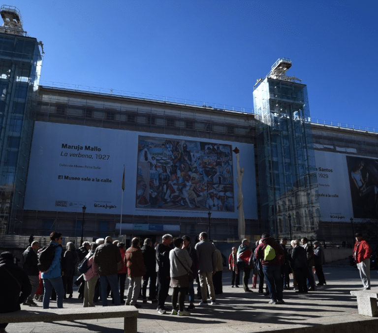 "Locas asesinas de niños": polémica por la expulsión de tres ciudadanas israelíes del Museo Reina Sofía