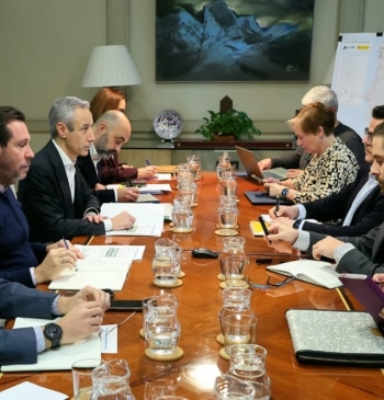 Puente creará 3.600 nuevas plazas en Renfe y Adif para parar la [...]