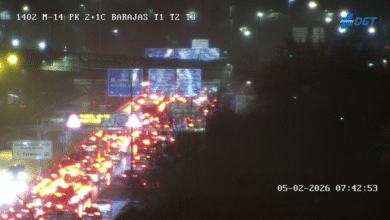 La rotura de una tubería colapsa los accesos al aeropuerto de Barajas