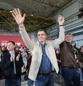 Sánchez asegura que "España va como nunca" y cree que vale la [...]