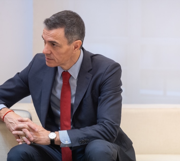 Sánchez prohibirá las redes sociales a menores de 16 años y perseguirá la "huella de odio y polarización"