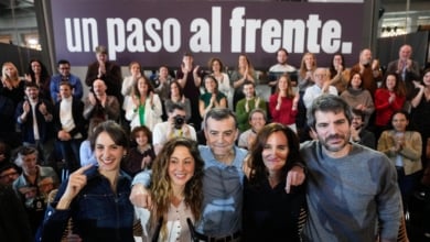 La nueva alianza de izquierdas se conjura frente a la "resignación", los "frenos" del PSOE y se abre a Podemos