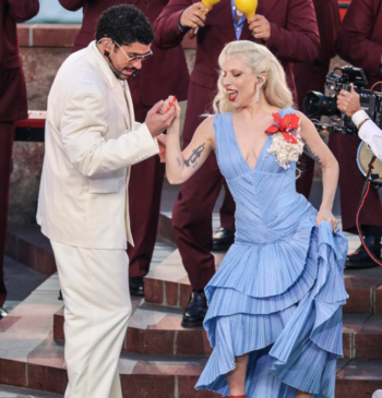 Las mejores imágenes de la actuación de Bad Bunny en la Super [...]