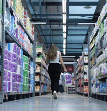 El salario de los españoles tendría que subir 1.070 euros de media [...]