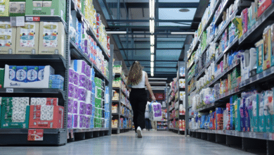 El salario de los españoles tendría que subir 1.070 euros de media al año para no notar la subida de precios en el supermercado