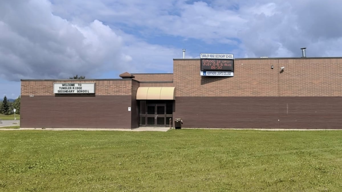 Imagen del instituto de Tumbler Ridge donde ha tenido lugar el tiroteo.