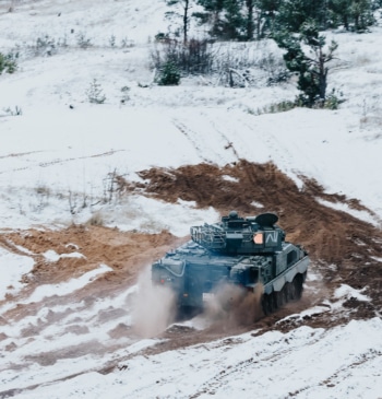 Santa Bárbara anticipa la entrega de los blindados Hunter asturianos que defenderán [...]