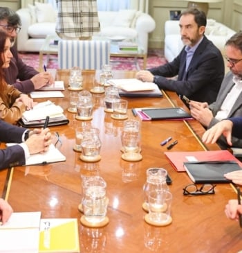 Los sindicatos ferroviarios mantienen la huelga tras reunirse con Óscar Puente