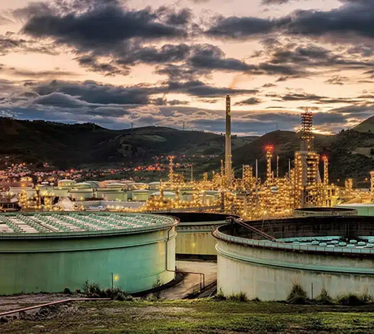 420 millones de barriles en 120 depósitos, así es el escudo español para emergencias energéticas