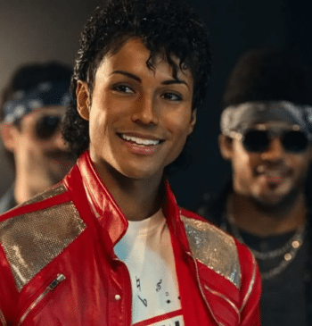 Imagen de Jaafar Jackson en el papel de Michael Jackson